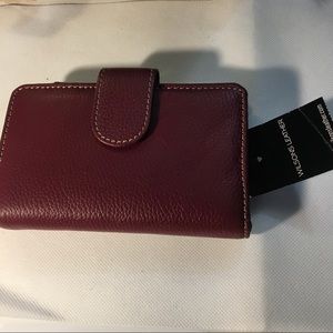 Wilson’s Leather woman’s wallet